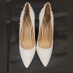 Mix no. 6, white studded pumps size 10